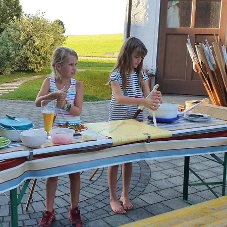 Muehlberger Hof Фермерский дом Petting